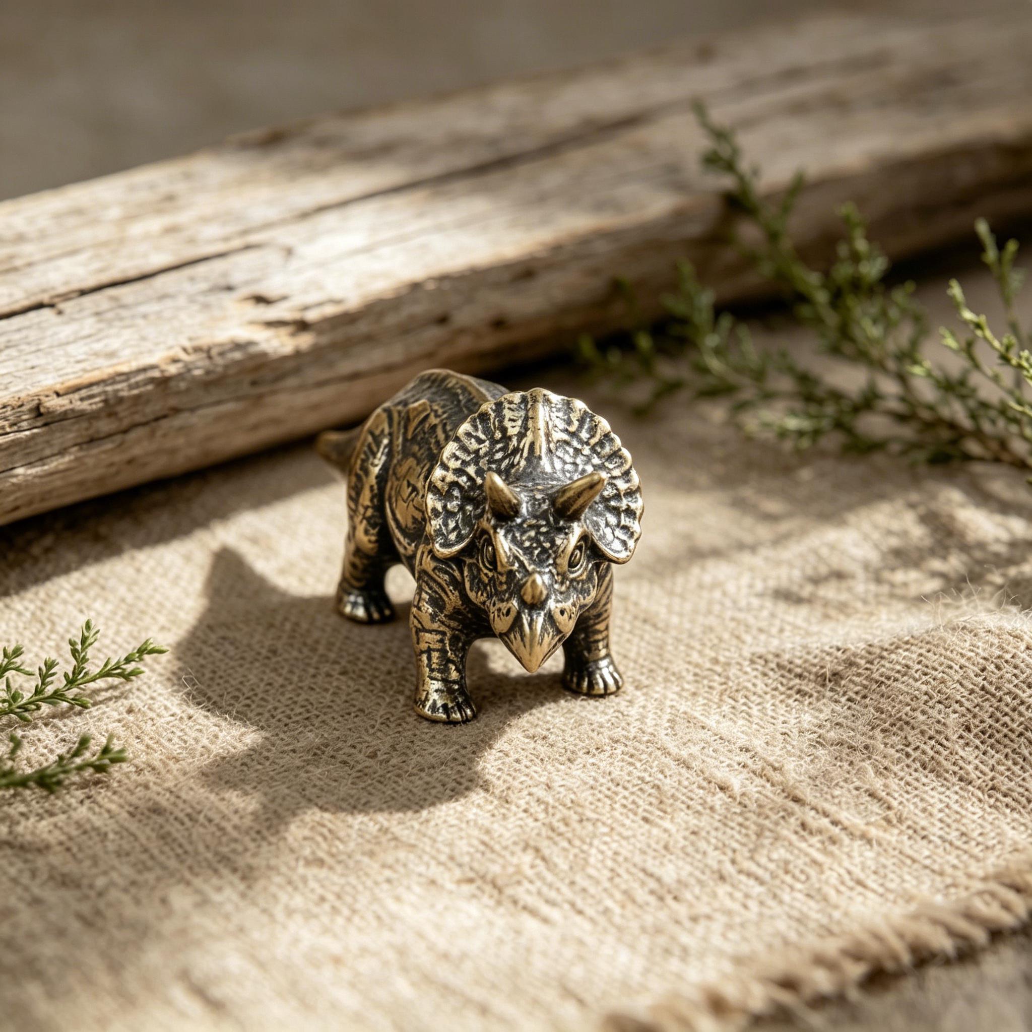 Handmade Brass Mini Statue — Copper figurine image 3