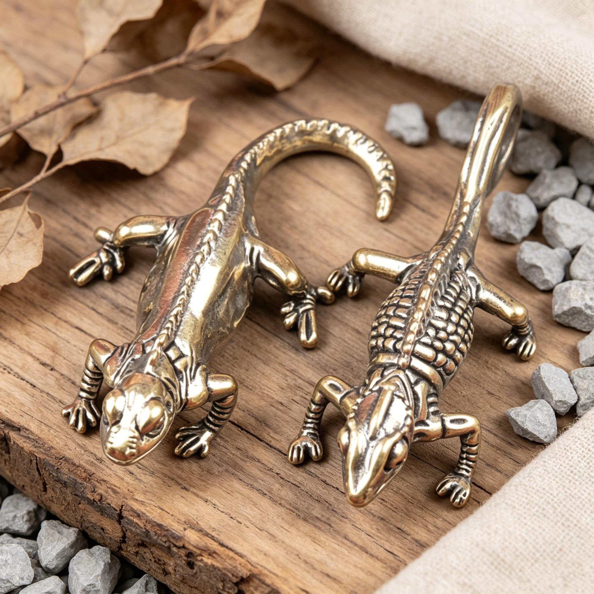 Handcrafted Mini Copper Lizard Figurine — Copper figurine image 3